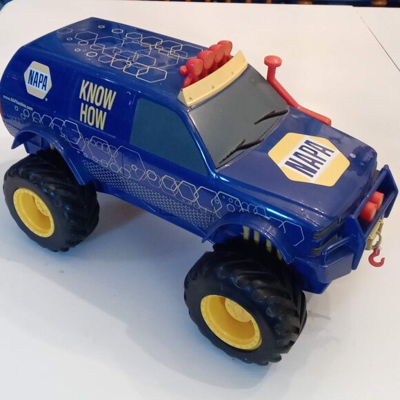 NAPA Mud Racer Monster Truck 4X4 First Gear Lights & Sound Work - Broken Winch - Picture 4 of 7